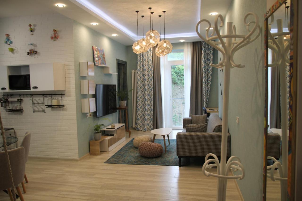 Cozy Apartment In Vake Тбилиси Екстериор снимка