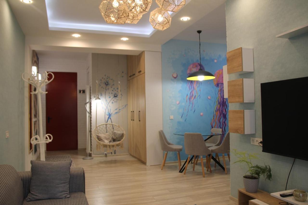 Cozy Apartment In Vake Тбилиси Екстериор снимка