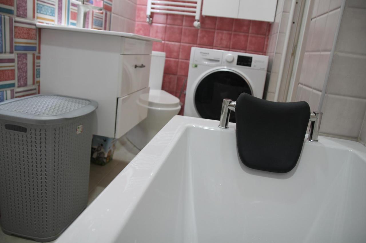 Cozy Apartment In Vake Тбилиси Екстериор снимка