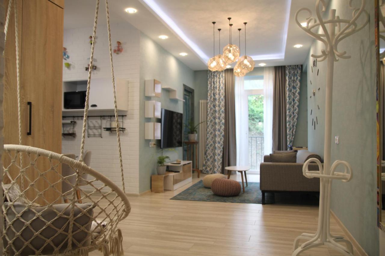 Cozy Apartment In Vake Тбилиси Екстериор снимка